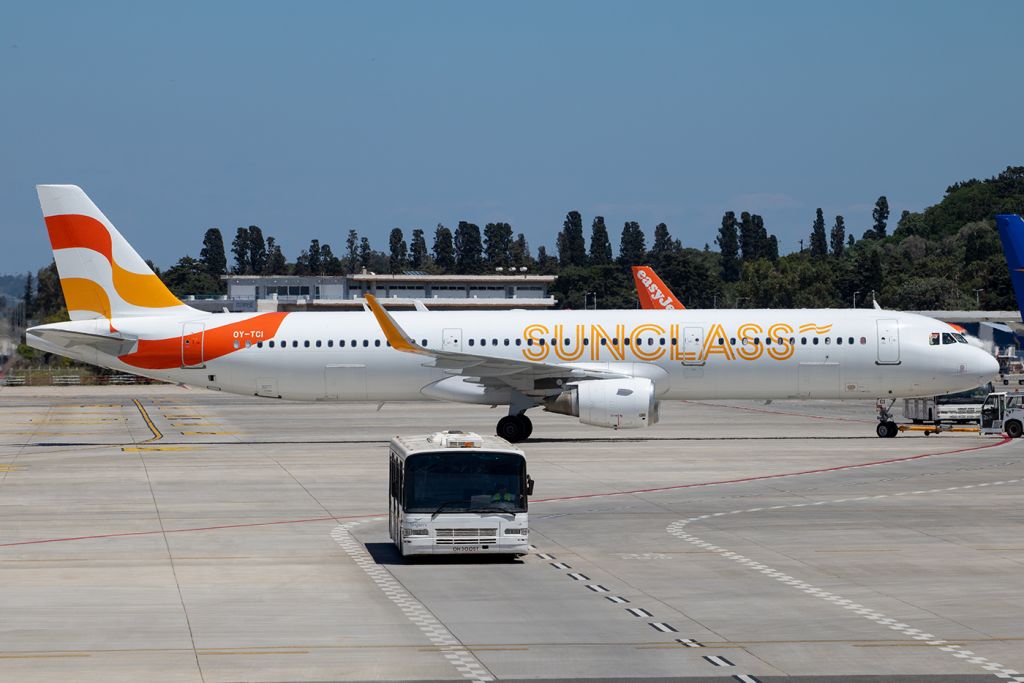 OY-TCI — Sunclass Airlines