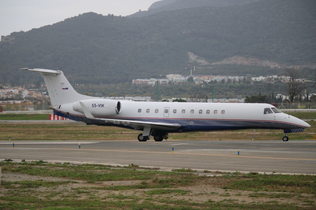 S5-VIK — Fox Aviation
