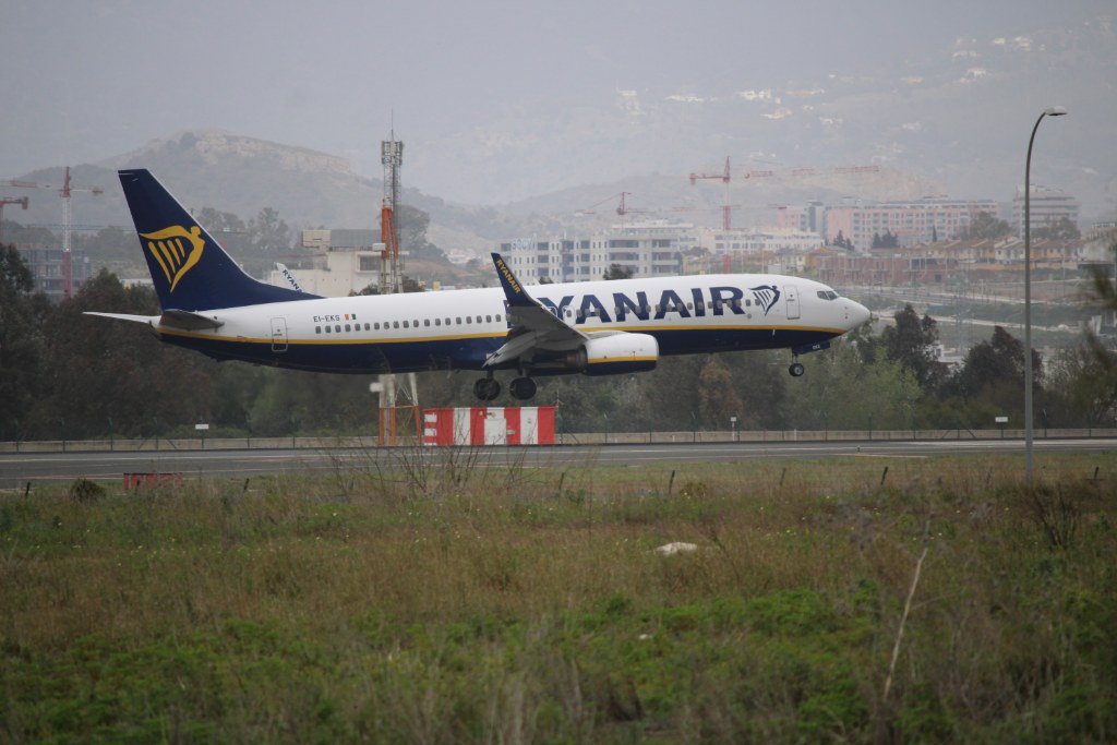 EI-EKS — Ryanair