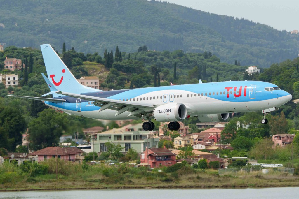G-TUMX — TUI Airways