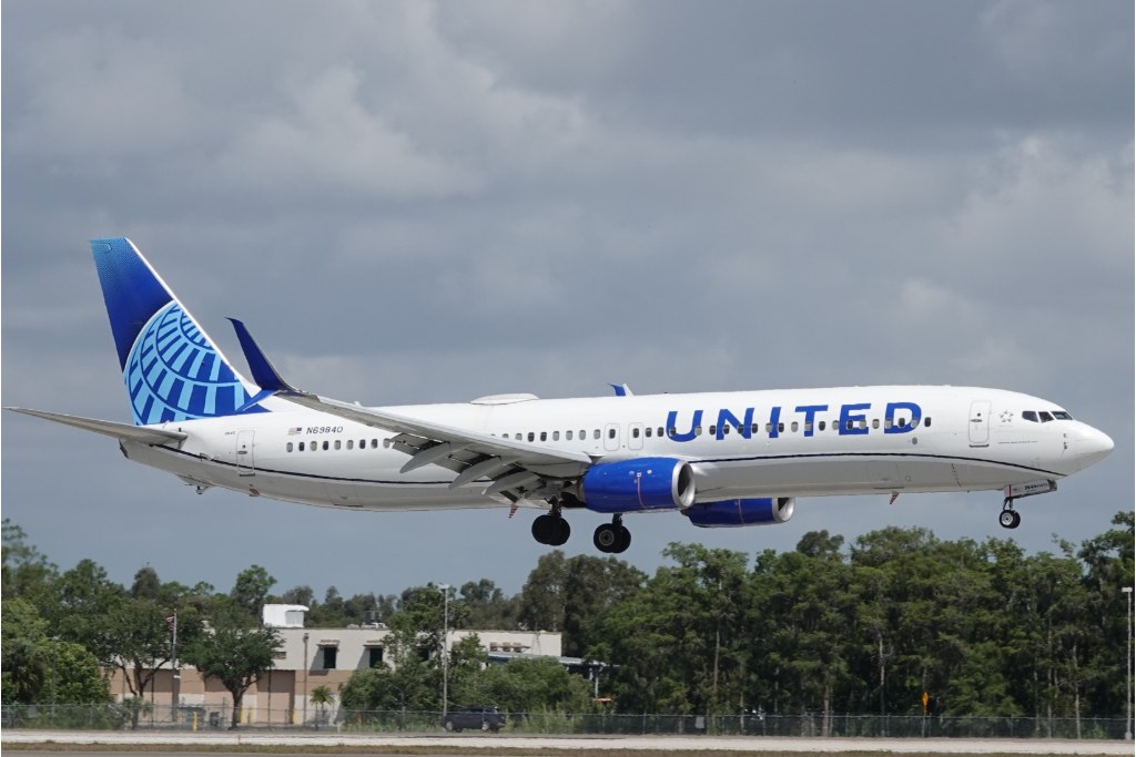N69840 — United Airlines