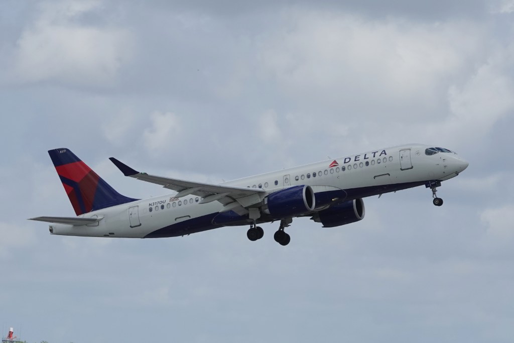 N317DU — Delta Air Lines