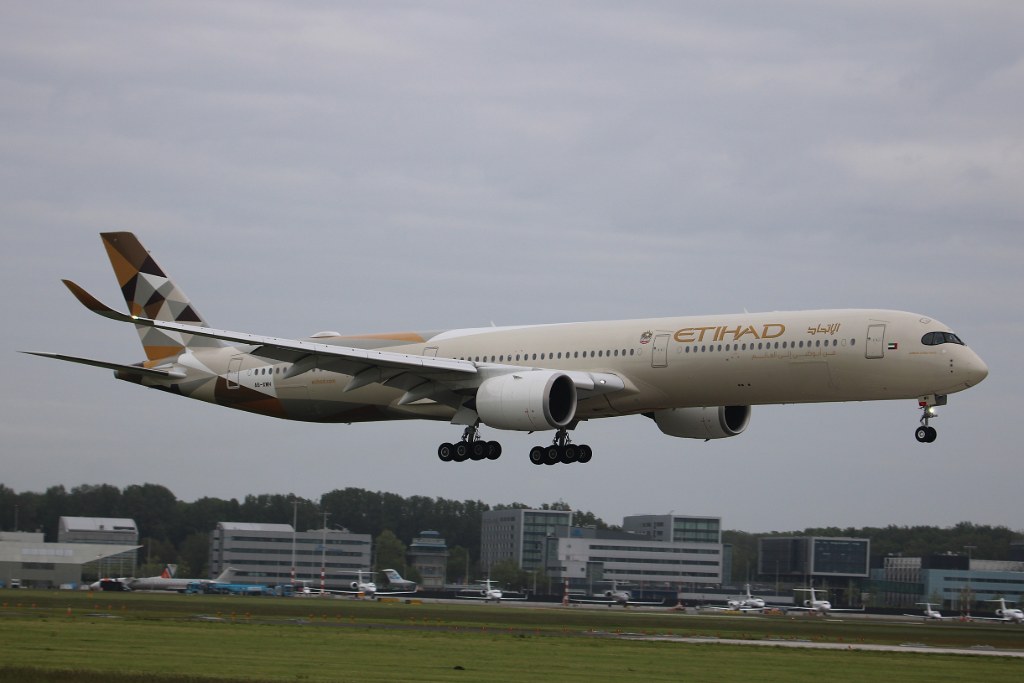 A6-XWH — Etihad Airways