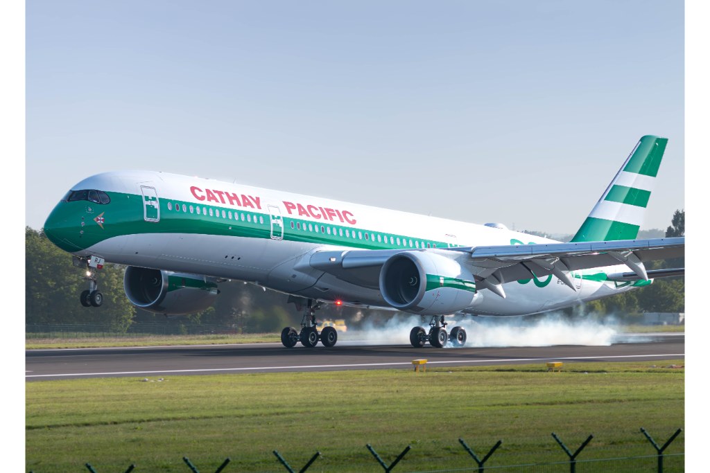 B-LRJ — Cathay Pacific Airways