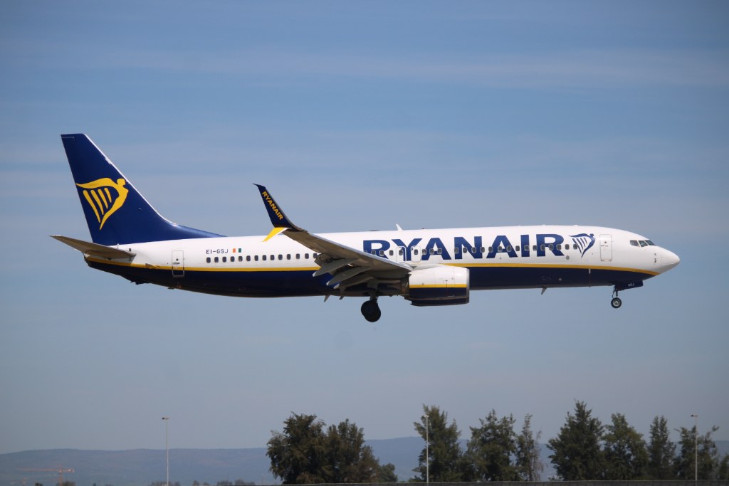 EI-GSJ — Ryanair