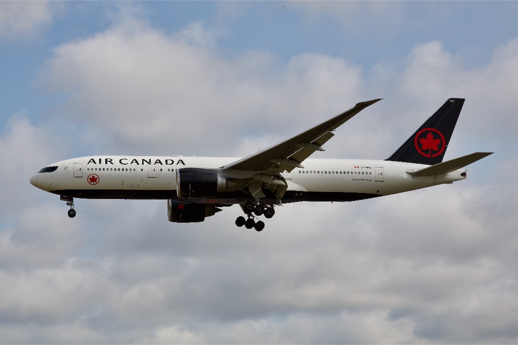 C-FNNH — Air Canada
