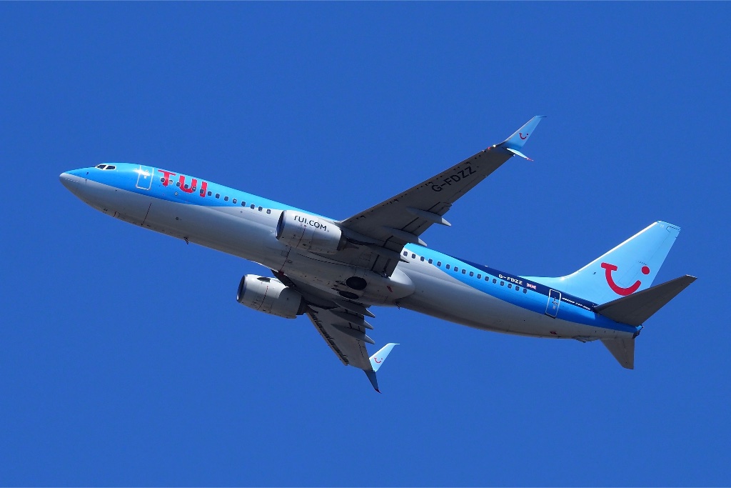 G-FDZZ — TUI Airways