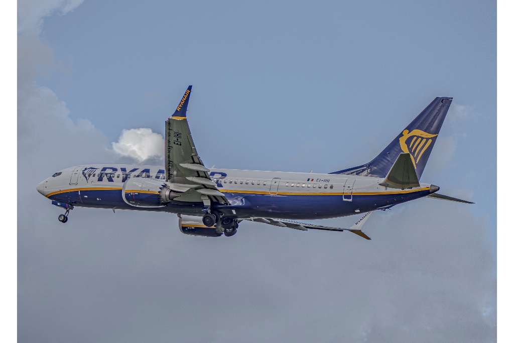 EI-IHI — Ryanair