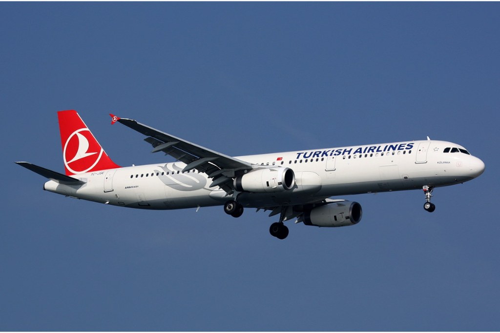 TC-JSE — Turkish Airlines