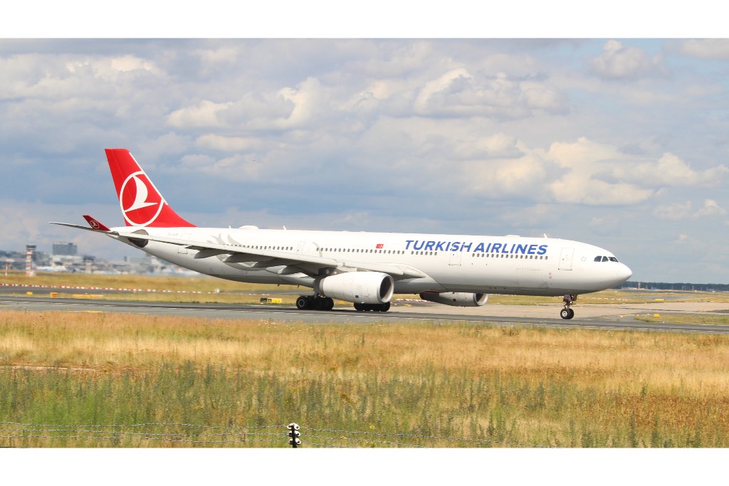 TC-LOC — Turkish Airlines