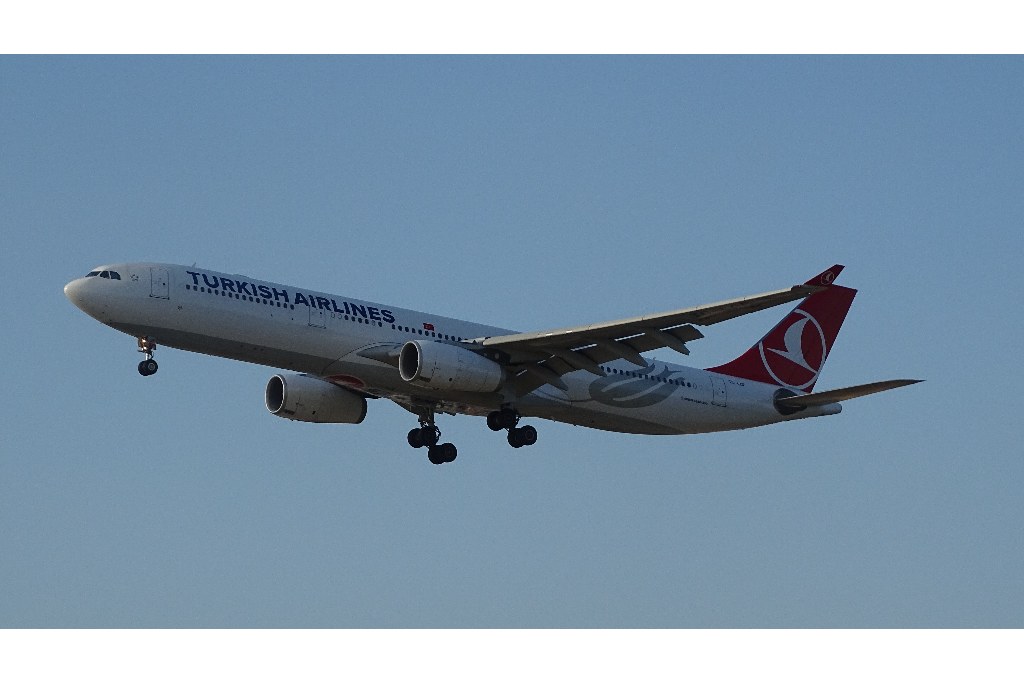 TC-LOF — Turkish Airlines
