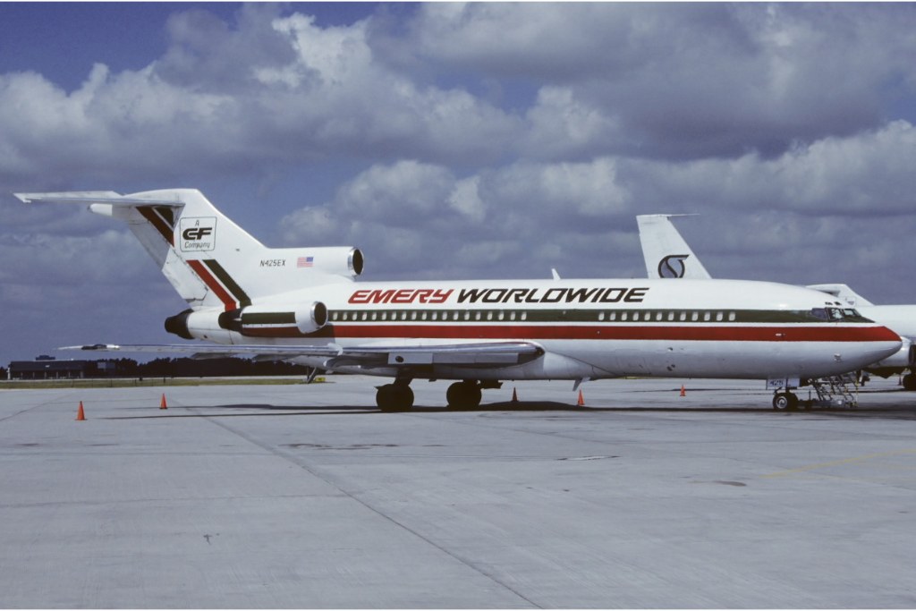N425EX — Emery Worldwide Airlines