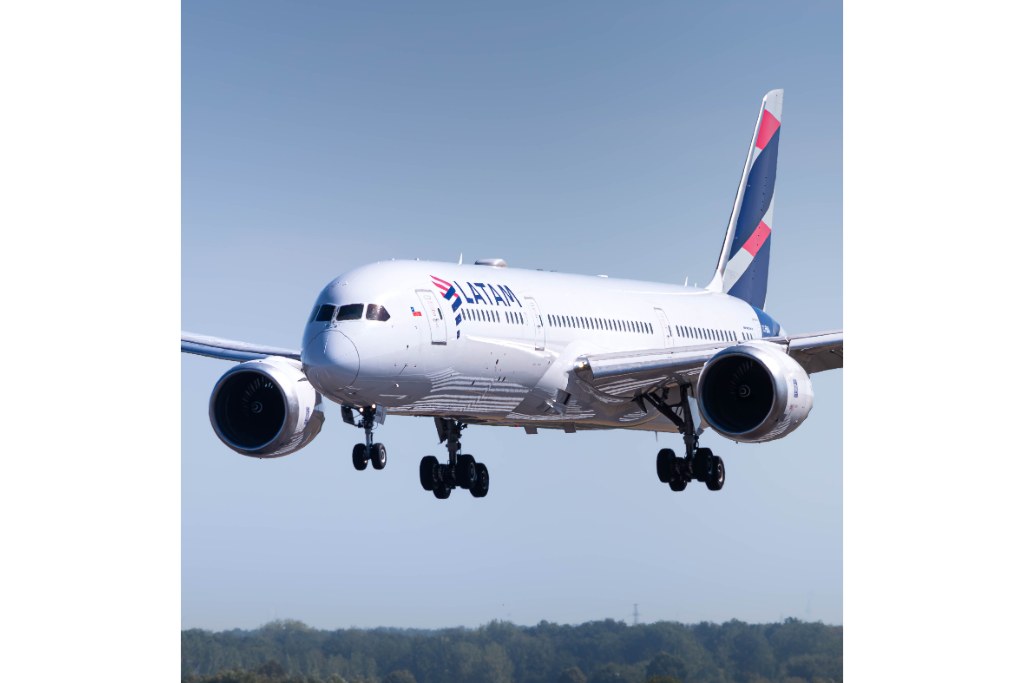CC-BMA — LATAM Airlines