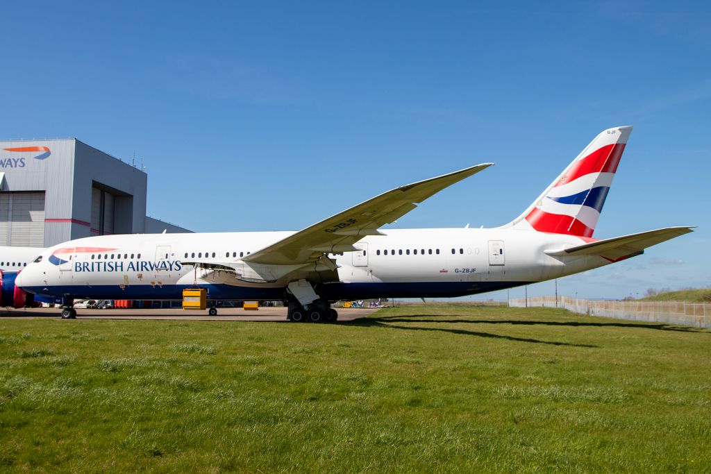British Airways G-ZBJF