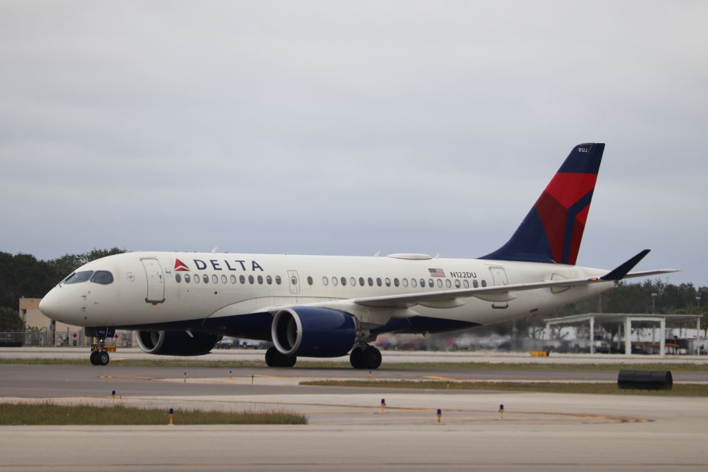 N122DU — Delta Air Lines