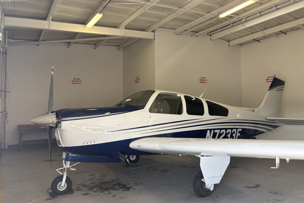 Corporate/Business N7233F