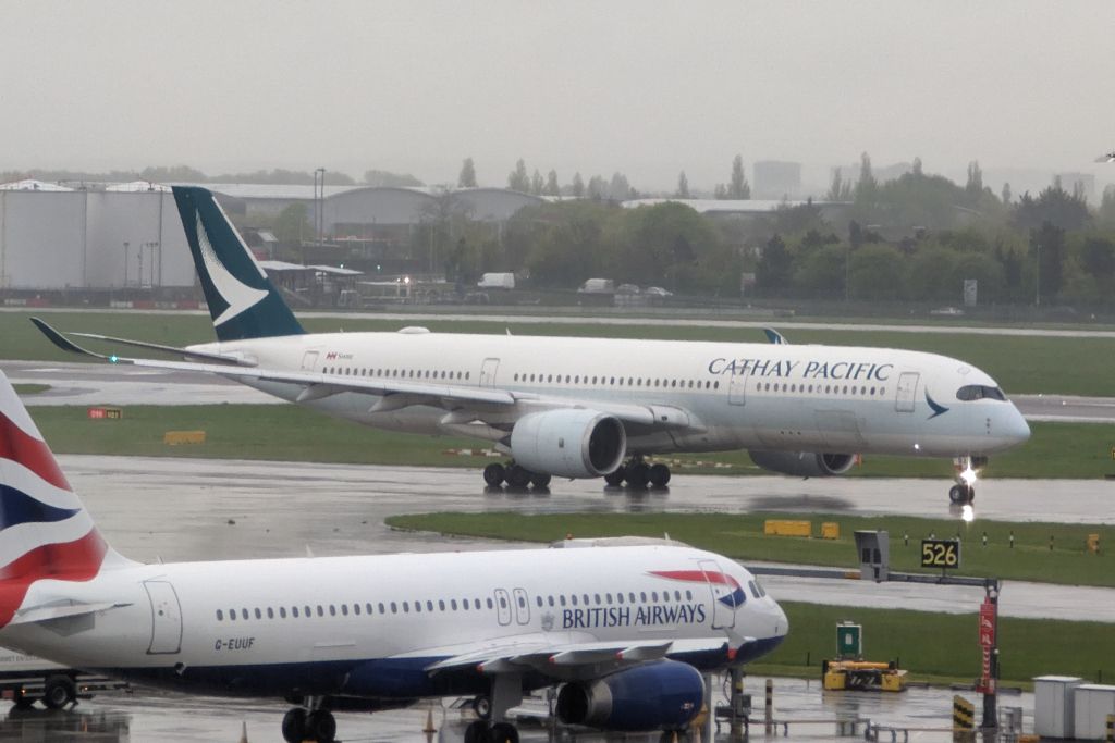 B-LRJ — Cathay Pacific Airways