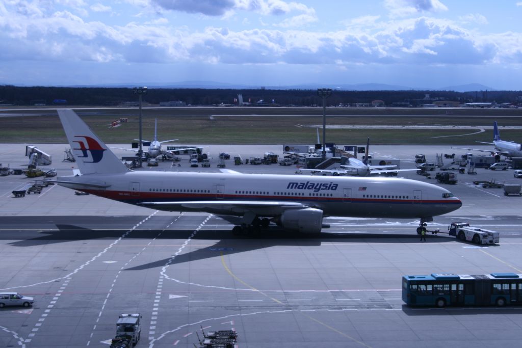9M-MRC (B777-200) — Aircraft registration | SpottingLog