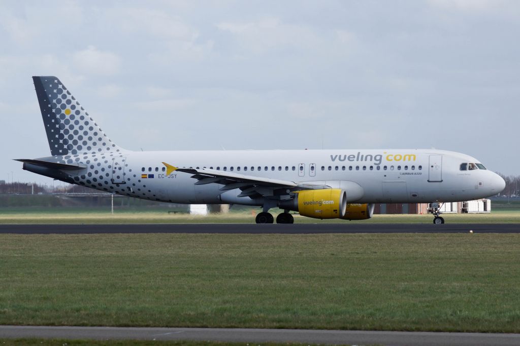 EC-JSY — Vueling Airlines