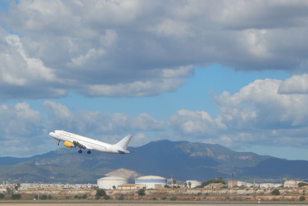 EC-JSY — Vueling Airlines