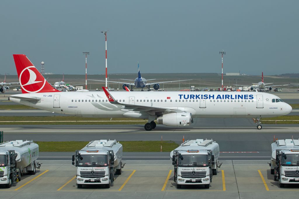 Turkish Airlines TC-JSE