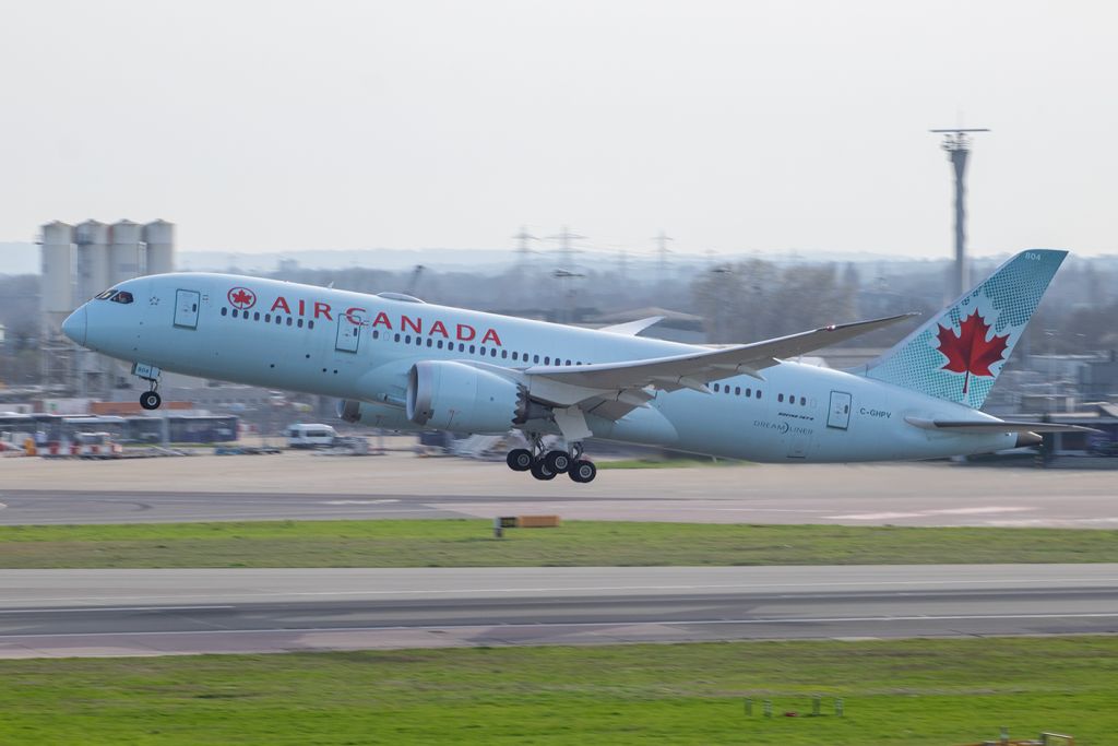 Air Canada C-GHPV