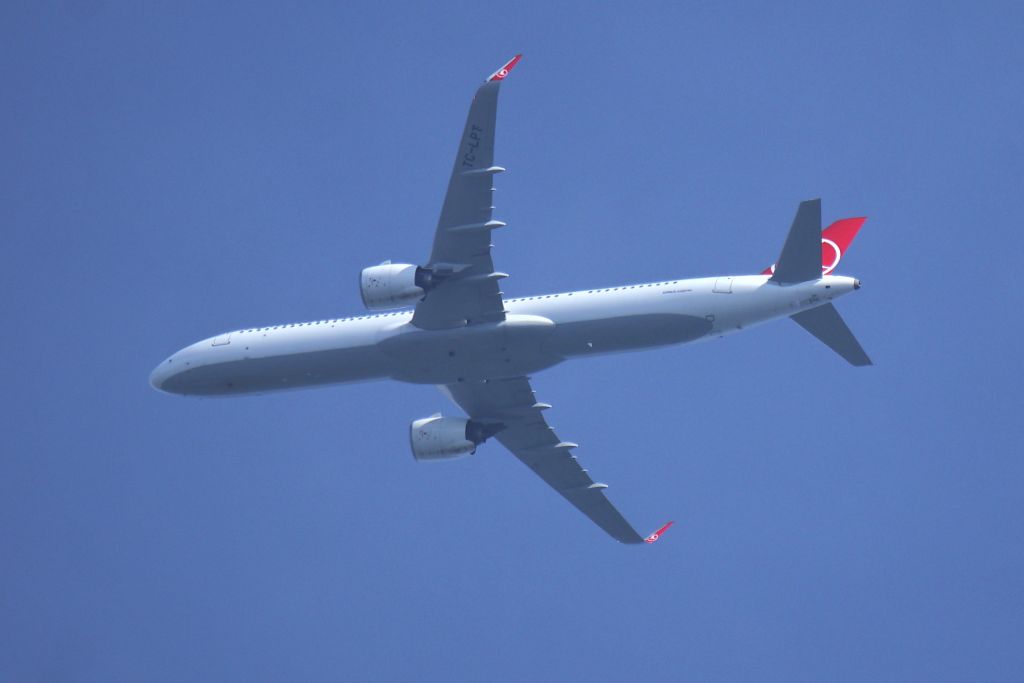 Turkish Airlines TC-LPT