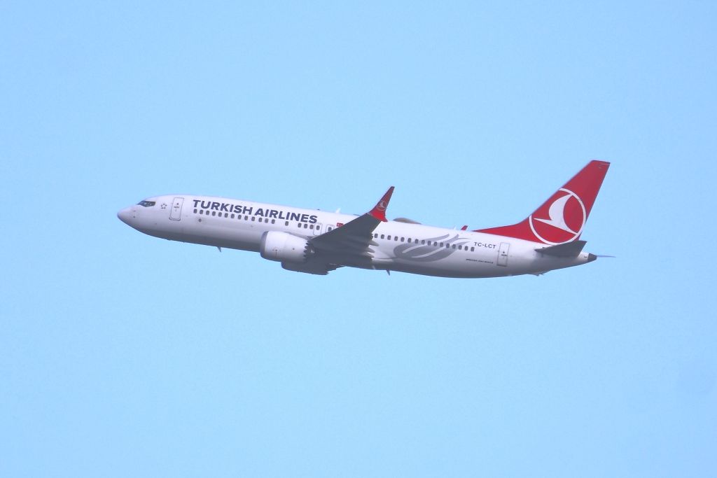 Turkish Airlines TC-LCT