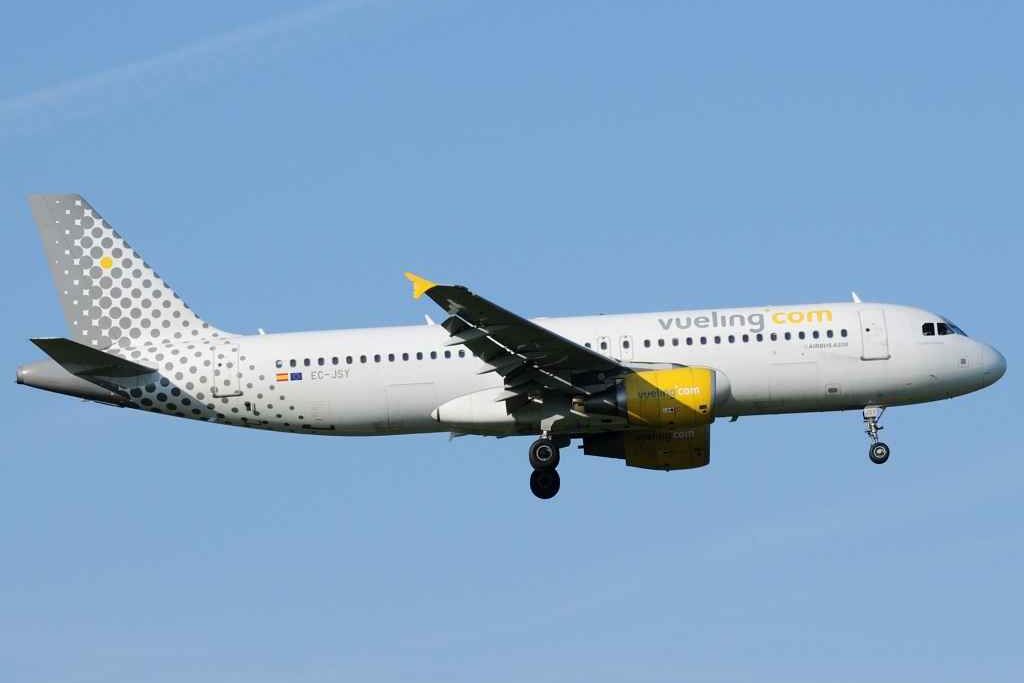 EC-JSY — Vueling Airlines
