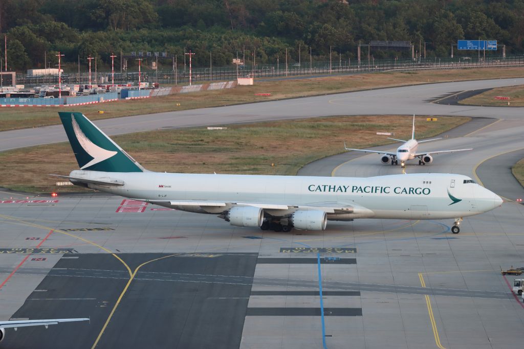 Cathay Pacific Airways B-LJF
