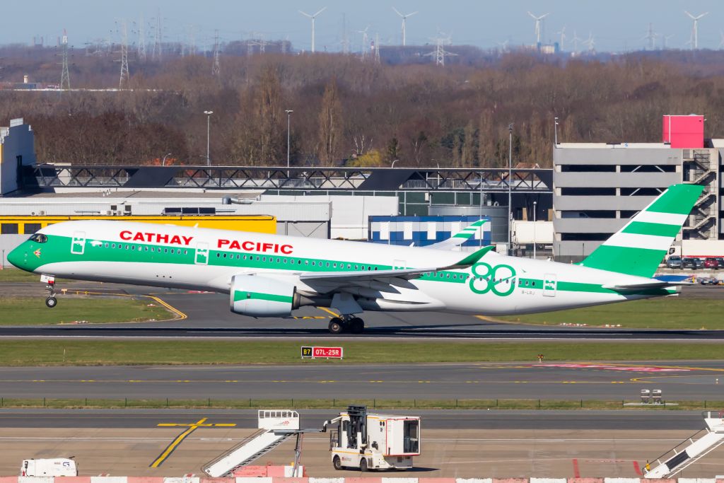 B-LRJ — Cathay Pacific Airways