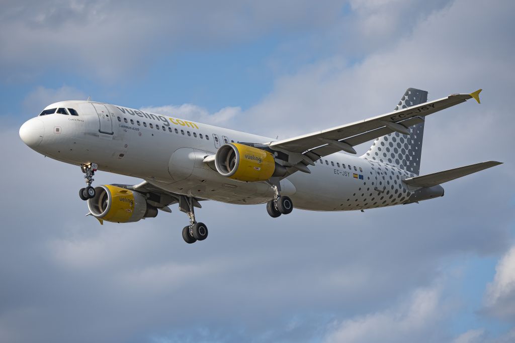 EC-JSY — Vueling Airlines