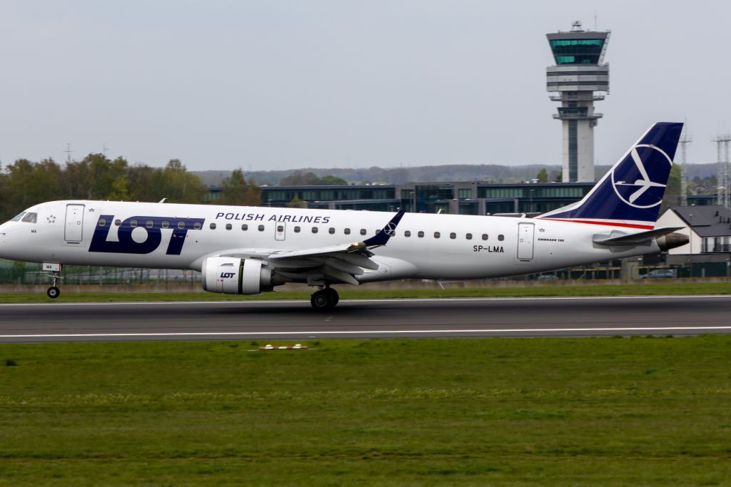 LOT Polish Airlines SP-LMA