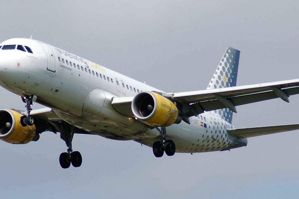 EC-JSY — Vueling Airlines