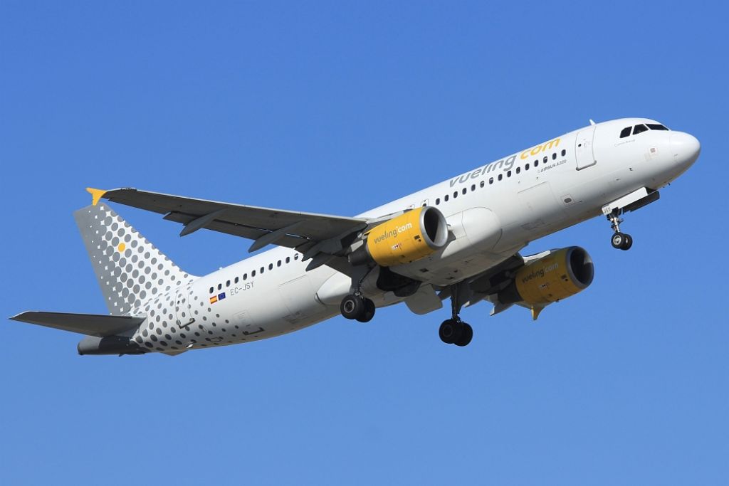 EC-JSY — Vueling Airlines