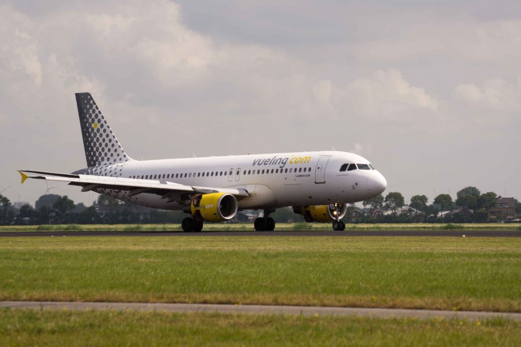 EC-JSY — Vueling Airlines